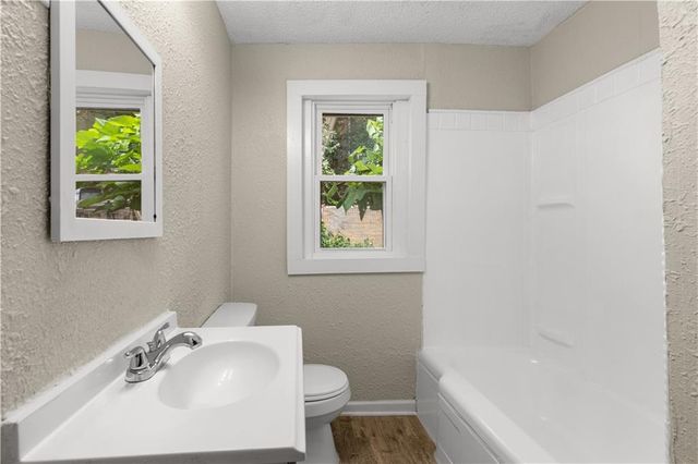 9617 E Independence Avenue, Independence, MO 64053