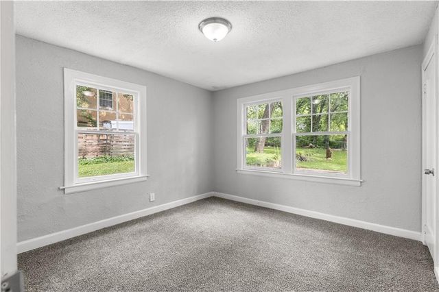 9617 E Independence Avenue, Independence, MO 64053