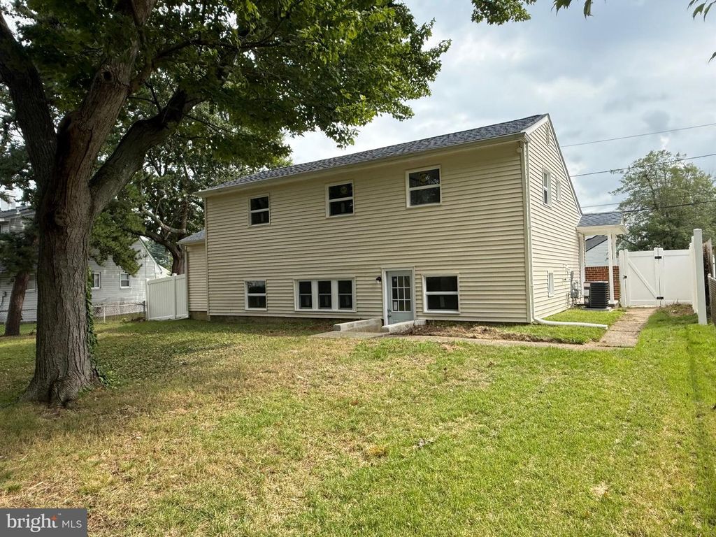 293 SOMERSET RD, WOODBURY, NJ 08096 — photo 2