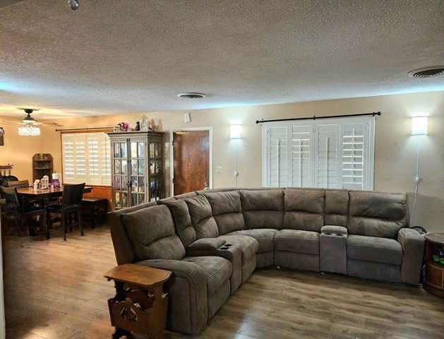 517 E Harriet, Alpine, TX 79830