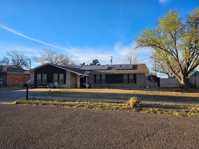 517 E Harriet, Alpine, TX 79830