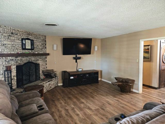 517 E Harriet, Alpine, TX 79830