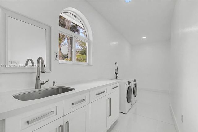8305 NW 157th Terrace, Miami Lakes, FL 33016