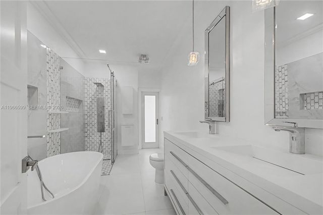 8305 NW 157th Terrace, Miami Lakes, FL 33016