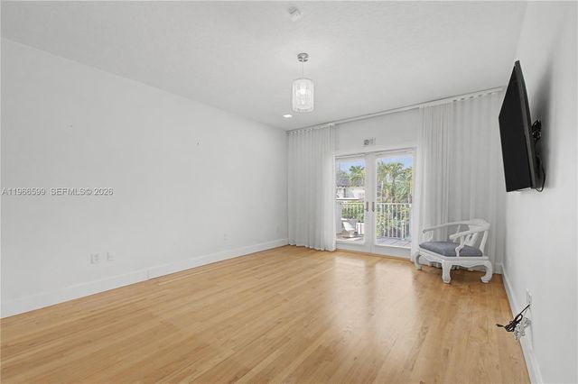 8305 NW 157th Terrace, Miami Lakes, FL 33016