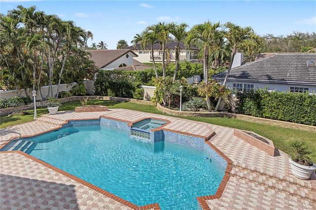 8305 NW 157th Terrace, Miami Lakes, FL 33016