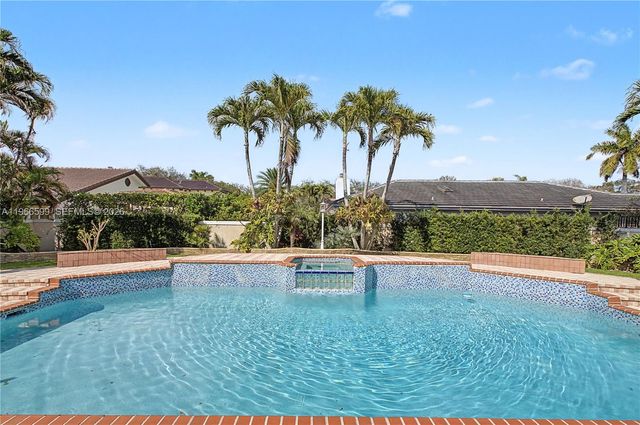 8305 NW 157th Terrace, Miami Lakes, FL 33016