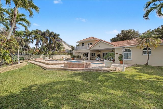 8305 NW 157th Terrace, Miami Lakes, FL 33016
