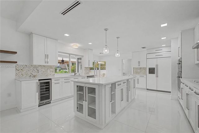 8305 NW 157th Terrace, Miami Lakes, FL 33016
