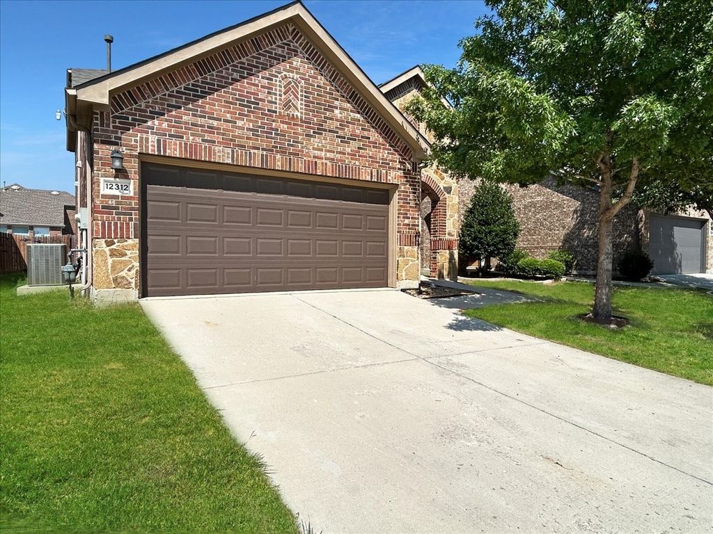 12312 Walden Wood Drive, Fort Worth, TX 76244 — exterior