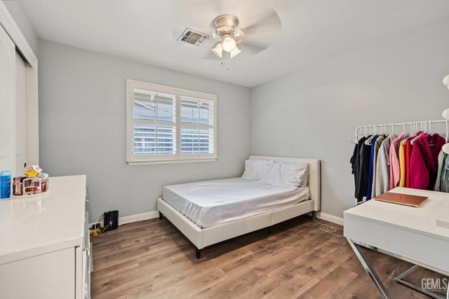 4016 Thatch Avenue, Bakersfield, CA 93313