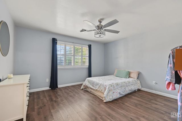 4016 Thatch Avenue, Bakersfield, CA 93313
