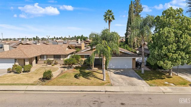 4016 Thatch Avenue, Bakersfield, CA 93313