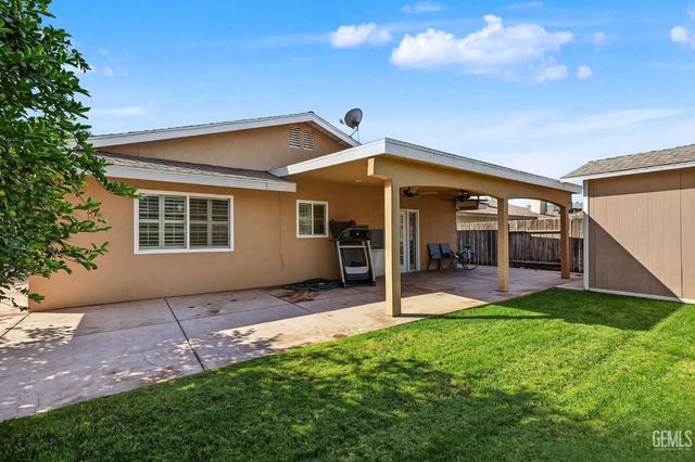 4016 Thatch Avenue, Bakersfield, CA 93313