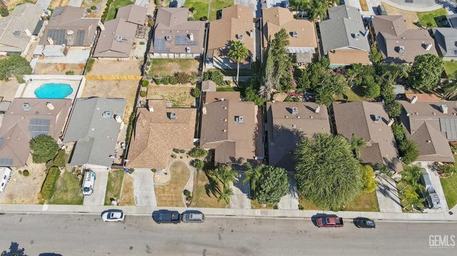 4016 Thatch Avenue, Bakersfield, CA 93313