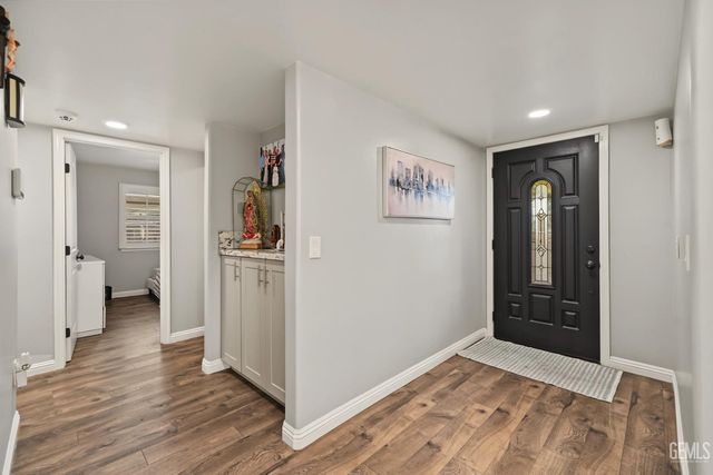 4016 Thatch Avenue, Bakersfield, CA 93313