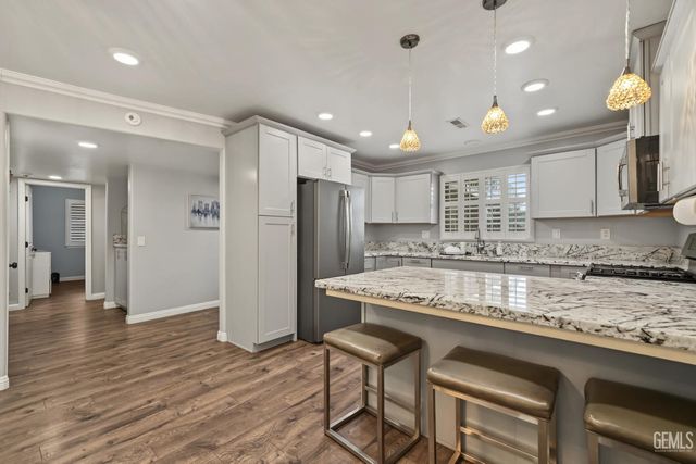 4016 Thatch Avenue, Bakersfield, CA 93313