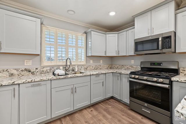 4016 Thatch Avenue, Bakersfield, CA 93313