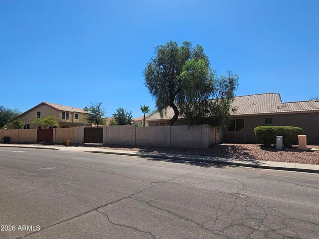11101 S HOPI Drive, Goodyear, AZ 85338