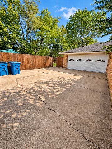 1444 Marlene Place, Desoto, TX 75115