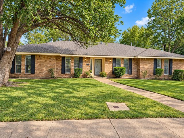 1444 Marlene Place, Desoto, TX 75115