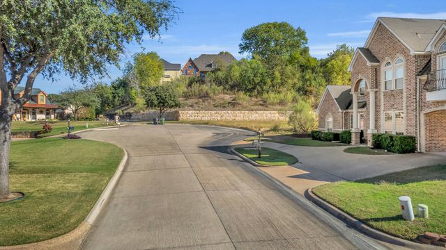 2000 Stone Canyon Court, Arlington, TX 76012