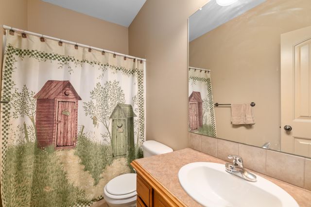 1050 N Beau Jardin St, Derby, KS 67037