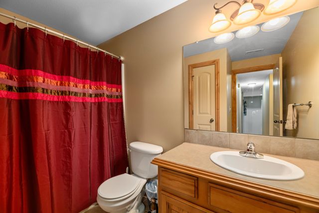 1050 N Beau Jardin St, Derby, KS 67037
