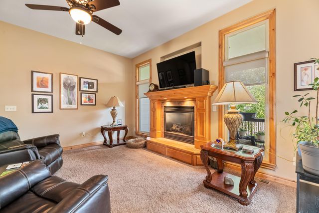 1050 N Beau Jardin St, Derby, KS 67037