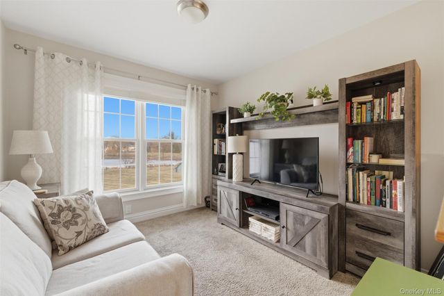 324 Ivy Trail, Rhinebeck, NY 12572