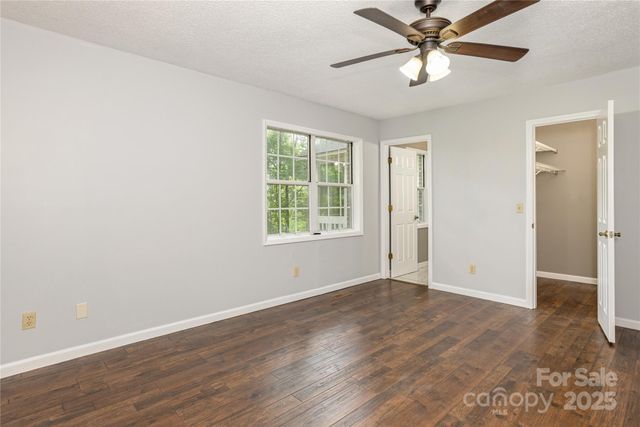 608 Surrey Glen Circle, Hendersonville, NC 28739