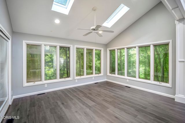 7231 Sawmill Run, Holland, OH 43528