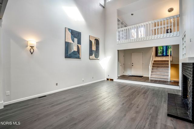 7231 Sawmill Run, Holland, OH 43528