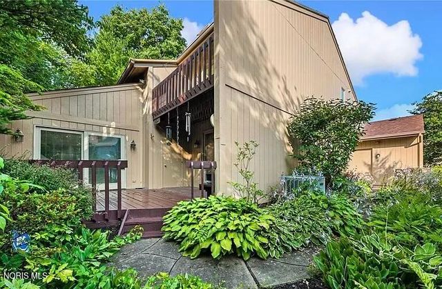 7231 Sawmill Run, Holland, OH 43528