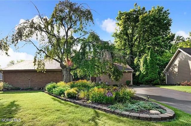 7231 Sawmill Run, Holland, OH 43528