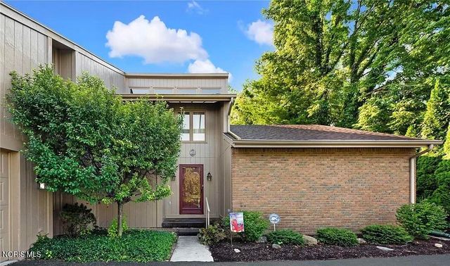 7231 Sawmill Run, Holland, OH 43528