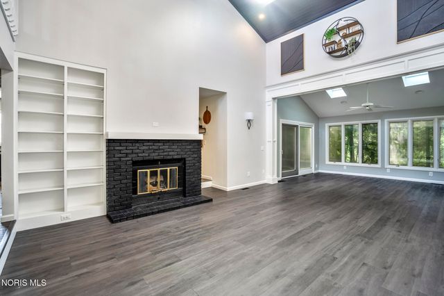 7231 Sawmill Run, Holland, OH 43528