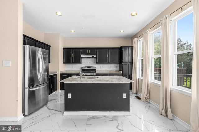 5 BATTERY BEND CT, Montgomery Village, MD 20886