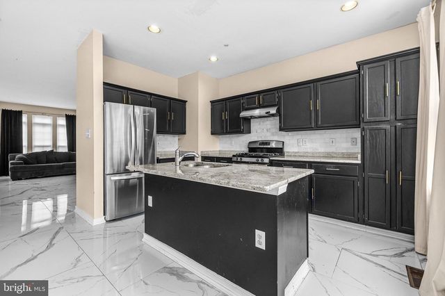 5 BATTERY BEND CT, Montgomery Village, MD 20886
