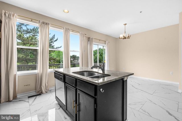 5 BATTERY BEND CT, Montgomery Village, MD 20886