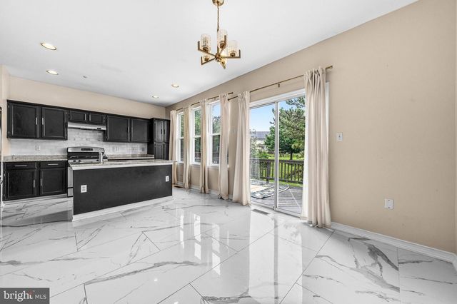 5 BATTERY BEND CT, Montgomery Village, MD 20886
