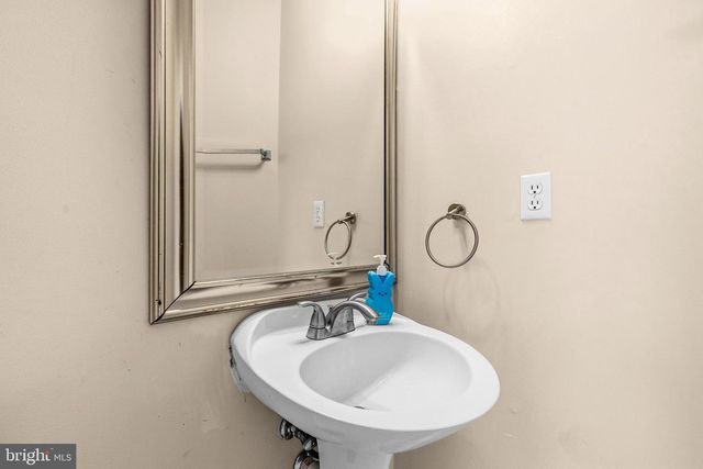 5 BATTERY BEND CT, Montgomery Village, MD 20886