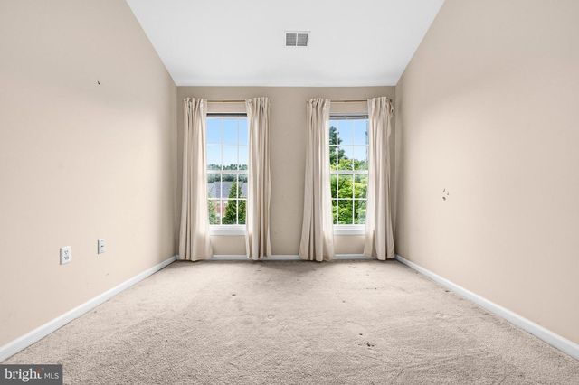 5 BATTERY BEND CT, Montgomery Village, MD 20886