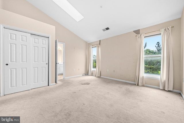5 BATTERY BEND CT, Montgomery Village, MD 20886