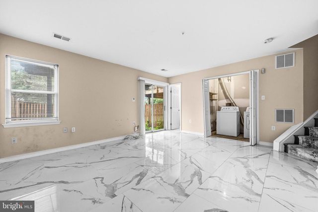 5 BATTERY BEND CT, Montgomery Village, MD 20886