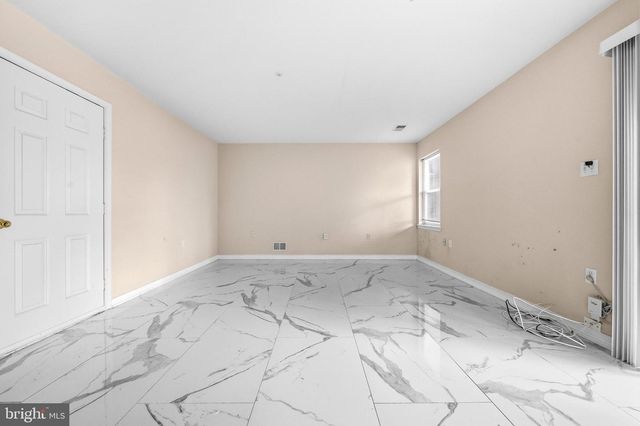 5 BATTERY BEND CT, Montgomery Village, MD 20886