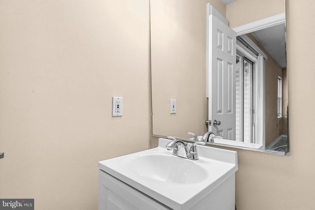5 BATTERY BEND CT, Montgomery Village, MD 20886