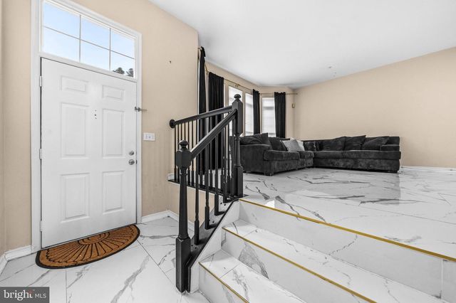 5 BATTERY BEND CT, Montgomery Village, MD 20886