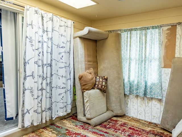 1551 Tierra Dr Ne, Salem, OR 97301