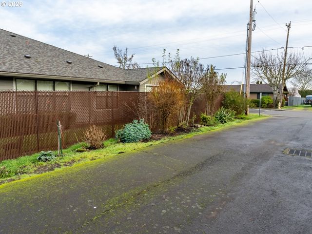 1551 Tierra Dr Ne, Salem, OR 97301